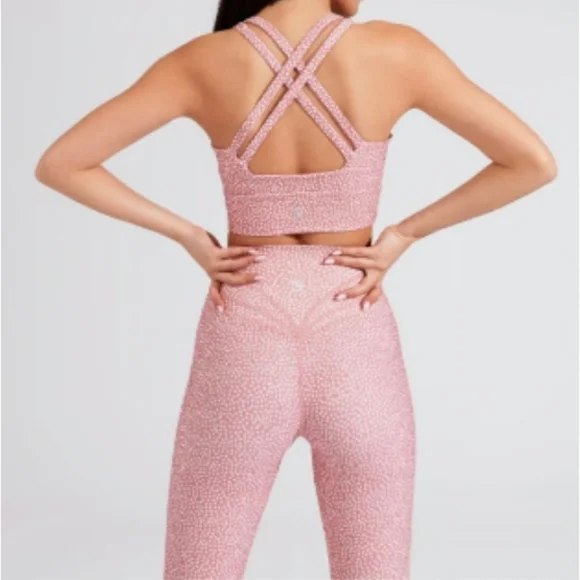 Buffbunny Rosa Pink and White Sports Bra Size Medium - Picture 2 of 8